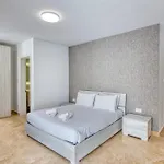 Rooftop Pool Sensations With Wifi And Ac By 360 Estates Apartman *