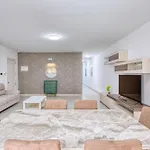 Apartman Rooftop Pool Sensations With Wifi And Ac By 360 Estates
