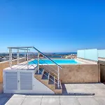Rooftop Pool Sensations With Wifi And Ac By 360 Estates Apartman *