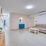 Rooftop Pool Sensations With Wifi And Ac By 360 Estates *