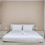 Rooftop Pool Sensations With Wifi And Ac By 360 Estates *