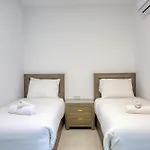 Rooftop Pool Sensations With Wifi And Ac By 360 Estates