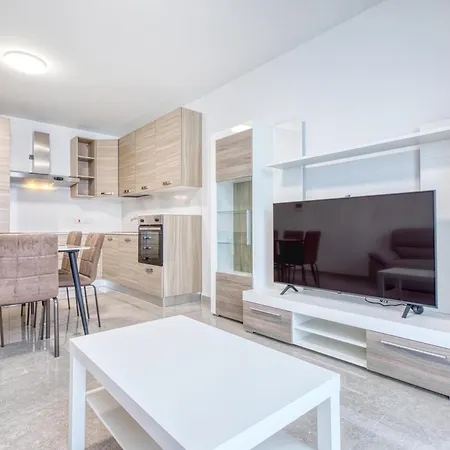 Rooftop Pool Sensations With Wifi And Ac By 360 Estates * Mellieha