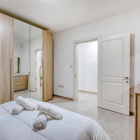 Apartment Rooftop Pool Sensations With Wifi And Ac By 360 Estates *
