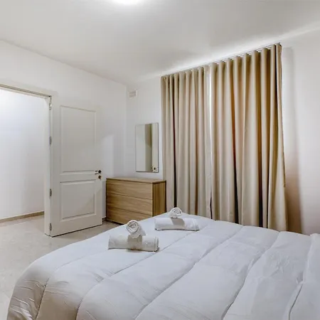 Rooftop Pool Sensations With Wifi And Ac By 360 Estates * Mellieha