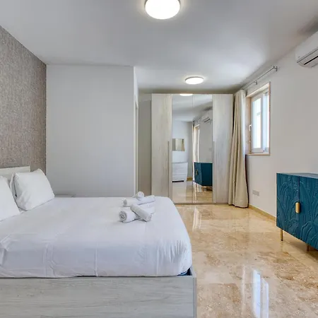 Rooftop Pool Sensations With Wifi And Ac By 360 Estates Apartment *