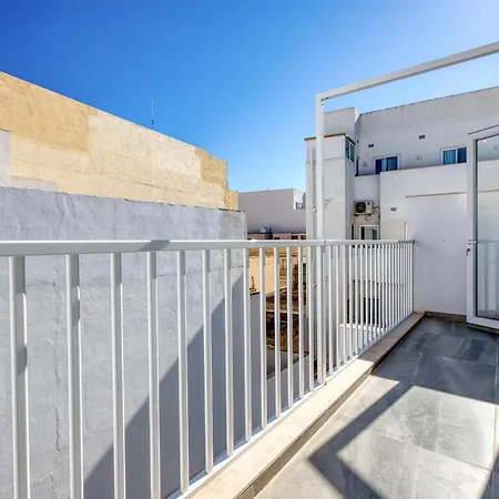 Rooftop Pool Sensations With Wifi And Ac By 360 Estates *