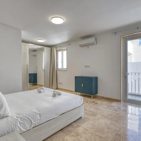 Rooftop Pool Sensations With Wifi And Ac By 360 Estates