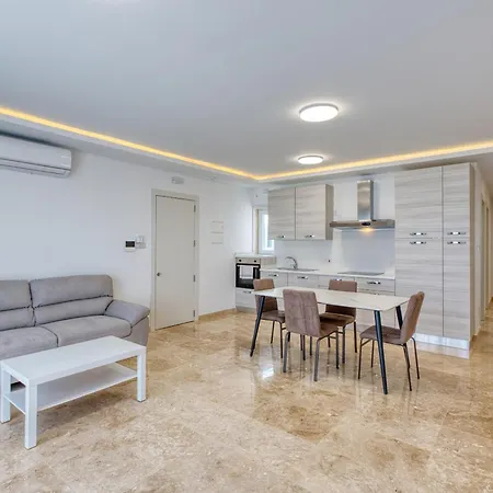 Rooftop Pool Sensations With Wifi And Ac By 360 Estates *