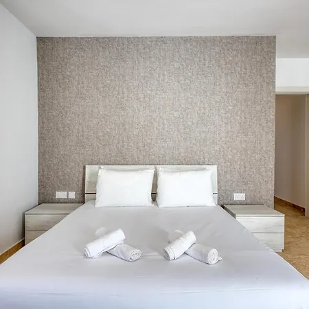 Rooftop Pool Sensations With Wifi And Ac By 360 Estates * Mellieħa