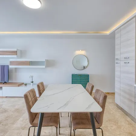 Rooftop Pool Sensations With Wifi And Ac By 360 Estates Mellieha