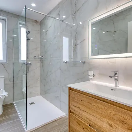 Rooftop Pool Sensations With Wifi And Ac By 360 Estates