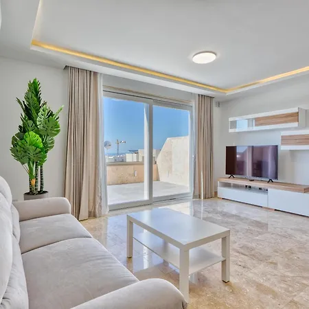 Rooftop Pool Sensations With Wifi And Ac By 360 Estates