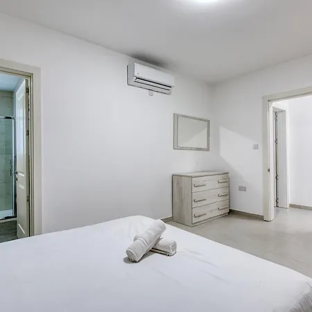 Rooftop Pool Sensations With Wifi And Ac By 360 Estates Mellieħa