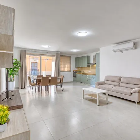 Rooftop Pool Sensations With Wifi And Ac By 360 Estates *