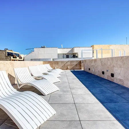 Rooftop Pool Sensations With Wifi And Ac By 360 Estates *