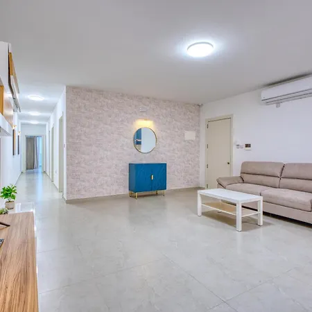 Rooftop Pool Sensations With Wifi And Ac By 360 Estates *