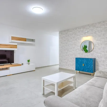 Rooftop Pool Sensations With Wifi And Ac By 360 Estates Appartement