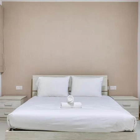 Rooftop Pool Sensations With Wifi And Ac By 360 Estates *