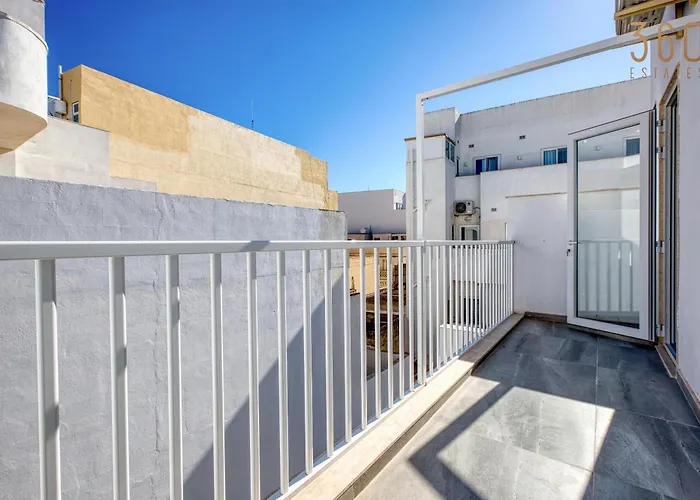 Rooftop Pool Sensations With Wifi And Ac By 360 Estates *