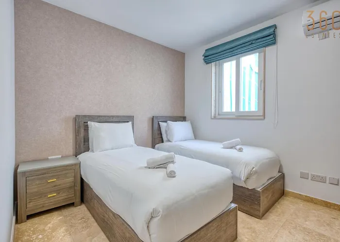 Rooftop Pool Sensations With Wifi And Ac By 360 Estates *