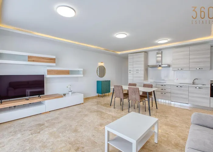 Rooftop Pool Sensations With Wifi And Ac By 360 Estates