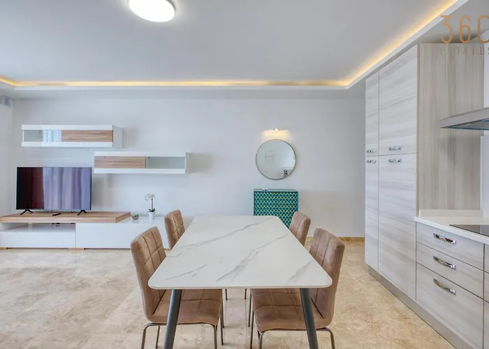 Rooftop Pool Sensations With Wifi And Ac By 360 Estates 梅利哈