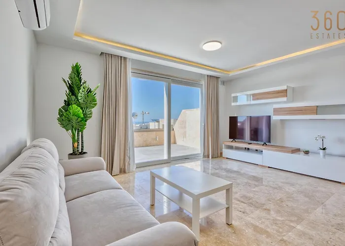 Rooftop Pool Sensations With Wifi And Ac By 360 Estates