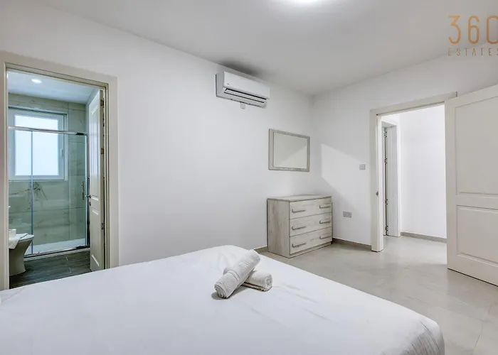 Rooftop Pool Sensations With Wifi And Ac By 360 Estates 梅利哈