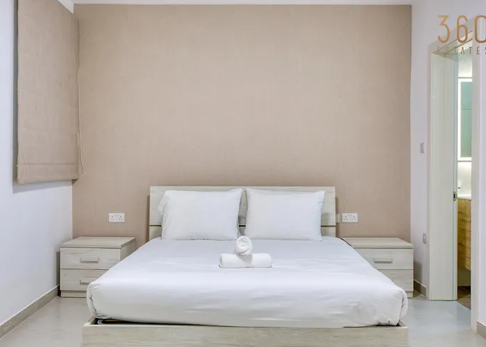 Rooftop Pool Sensations With Wifi And Ac By 360 Estates * 梅利哈