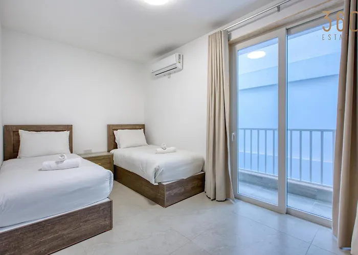 Rooftop Pool Sensations With Wifi And Ac By 360 Estates 梅利哈