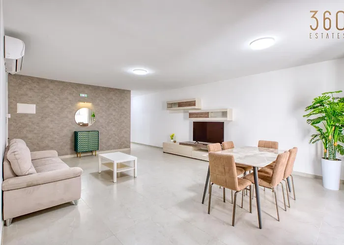 Rooftop Pool Sensations With Wifi And Ac By 360 Estates 梅利哈