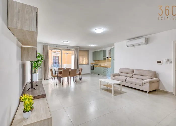 Rooftop Pool Sensations With Wifi And Ac By 360 Estates *