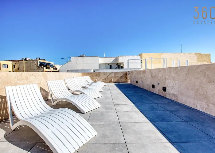 Rooftop Pool Sensations With Wifi And Ac By 360 Estates *
