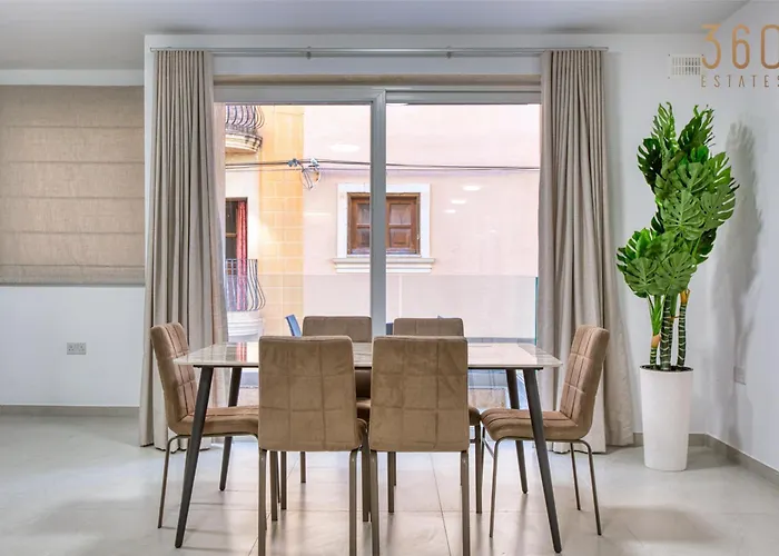 Rooftop Pool Sensations With Wifi And Ac By 360 Estates 梅利哈