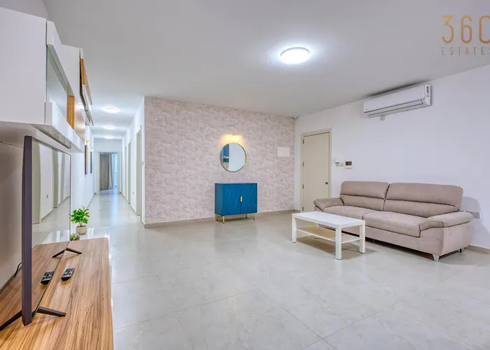 Rooftop Pool Sensations With Wifi And Ac By 360 Estates *