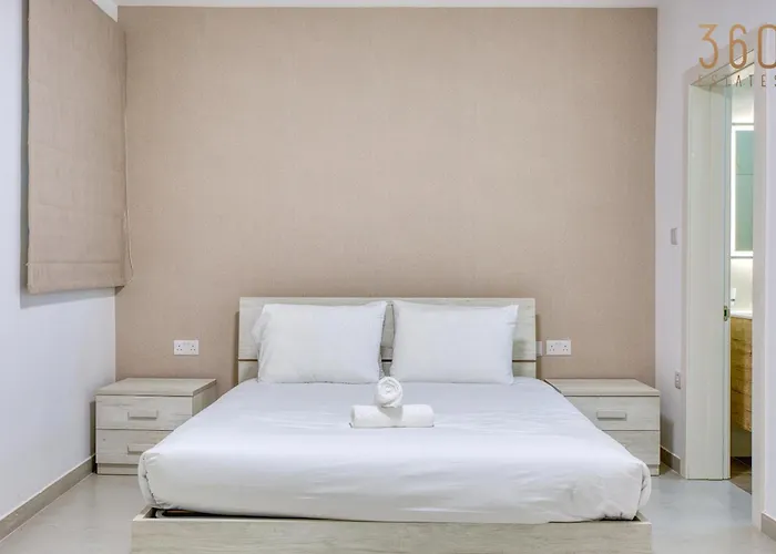 Rooftop Pool Sensations With Wifi And Ac By 360 Estates *