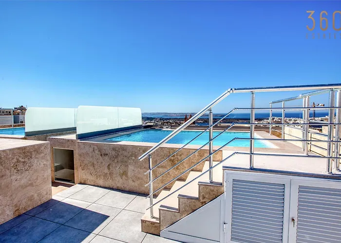 Rooftop Pool Sensations With Wifi And Ac By 360 Estates * 梅利哈